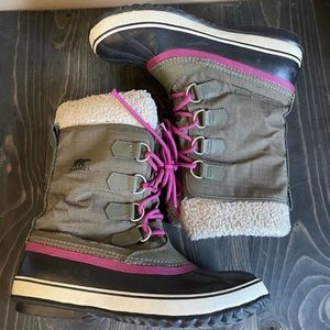 Sorel Women's Winter Carnival Waterproof Boots. Run tad large, more like a 10.5